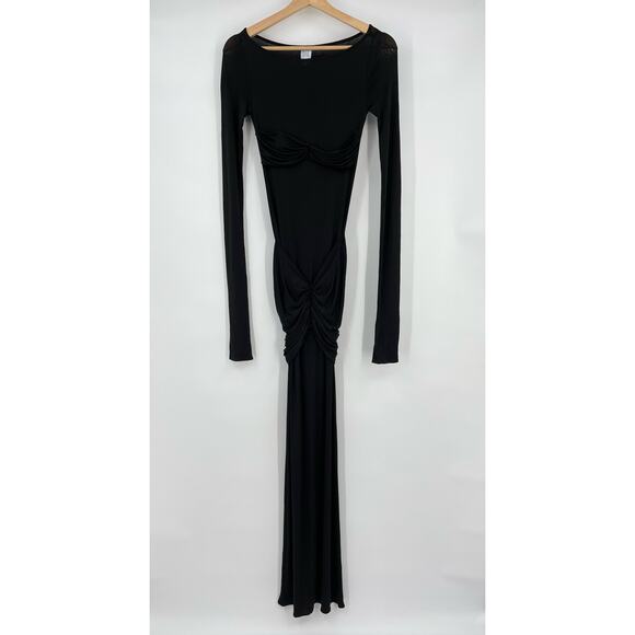 Elegant Black Maxi Dress - Picture 4 of 16